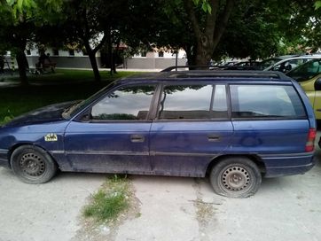 Части за Opel Astra F Caravan 1.6 16v 100hp Ел стъкла/колата вече е на