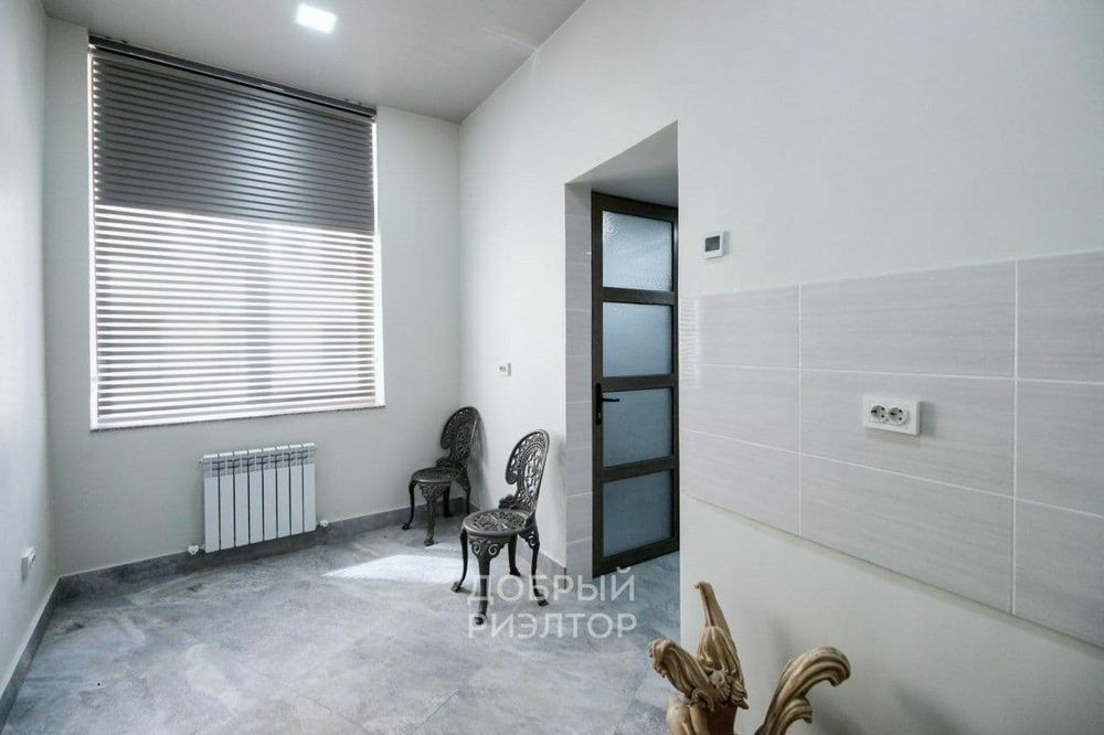 Помещение (330 м²)  на ул. Паркент (ориентир - Паркентский рынок)