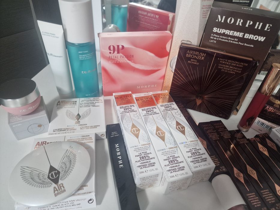 Vand lot machiaj noi