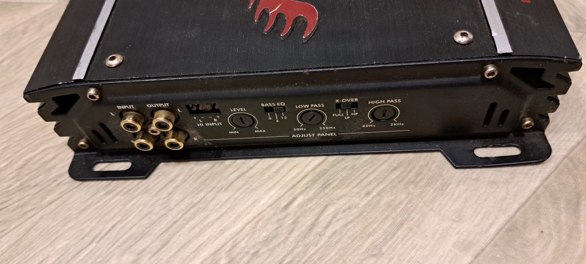 Amplificator auto