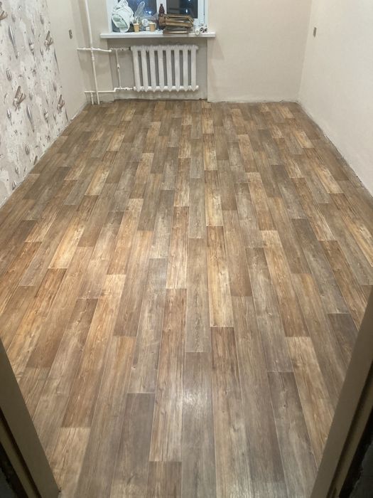 Линолеум бу, площадь около 70 кв метров