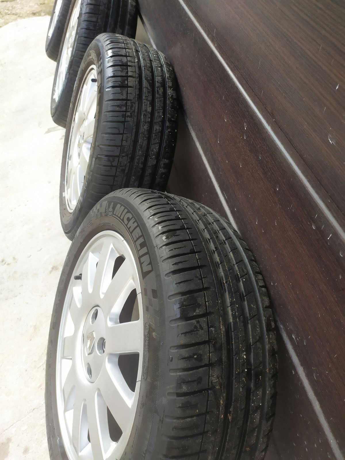Продавам алуминиеви джанти Renault + 4бр гуми Michelin 205/55/R16