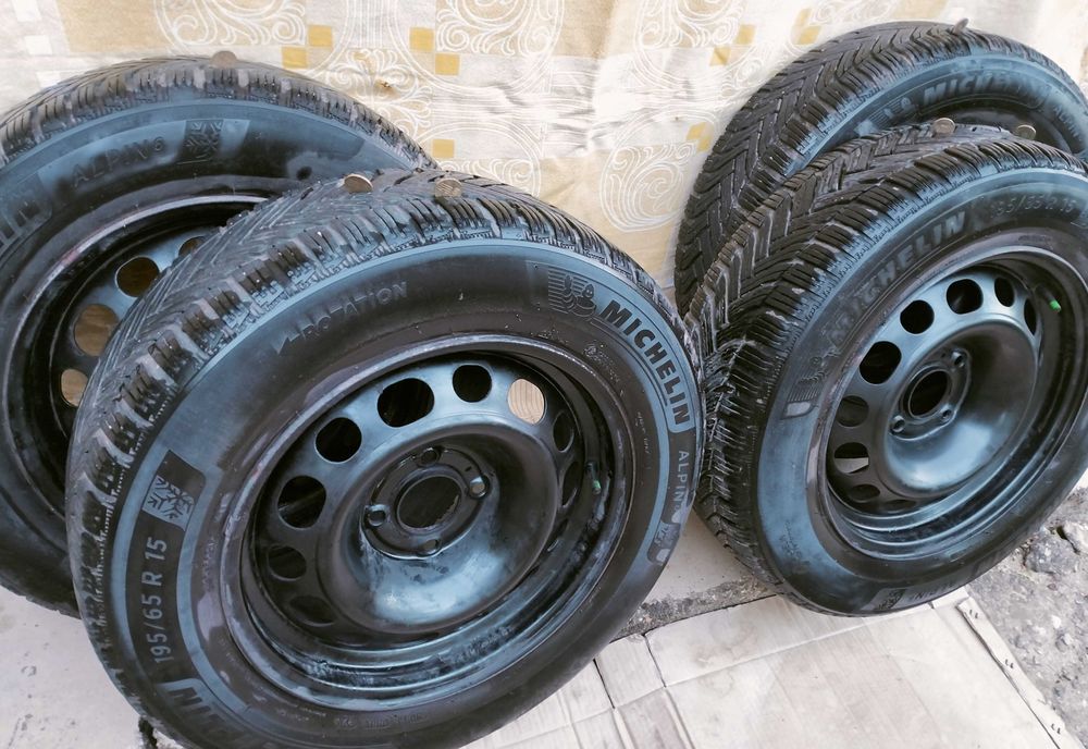 Set roti iarna Jante otel cauciuc Anvelope Michelin Alpin 195/65 R16