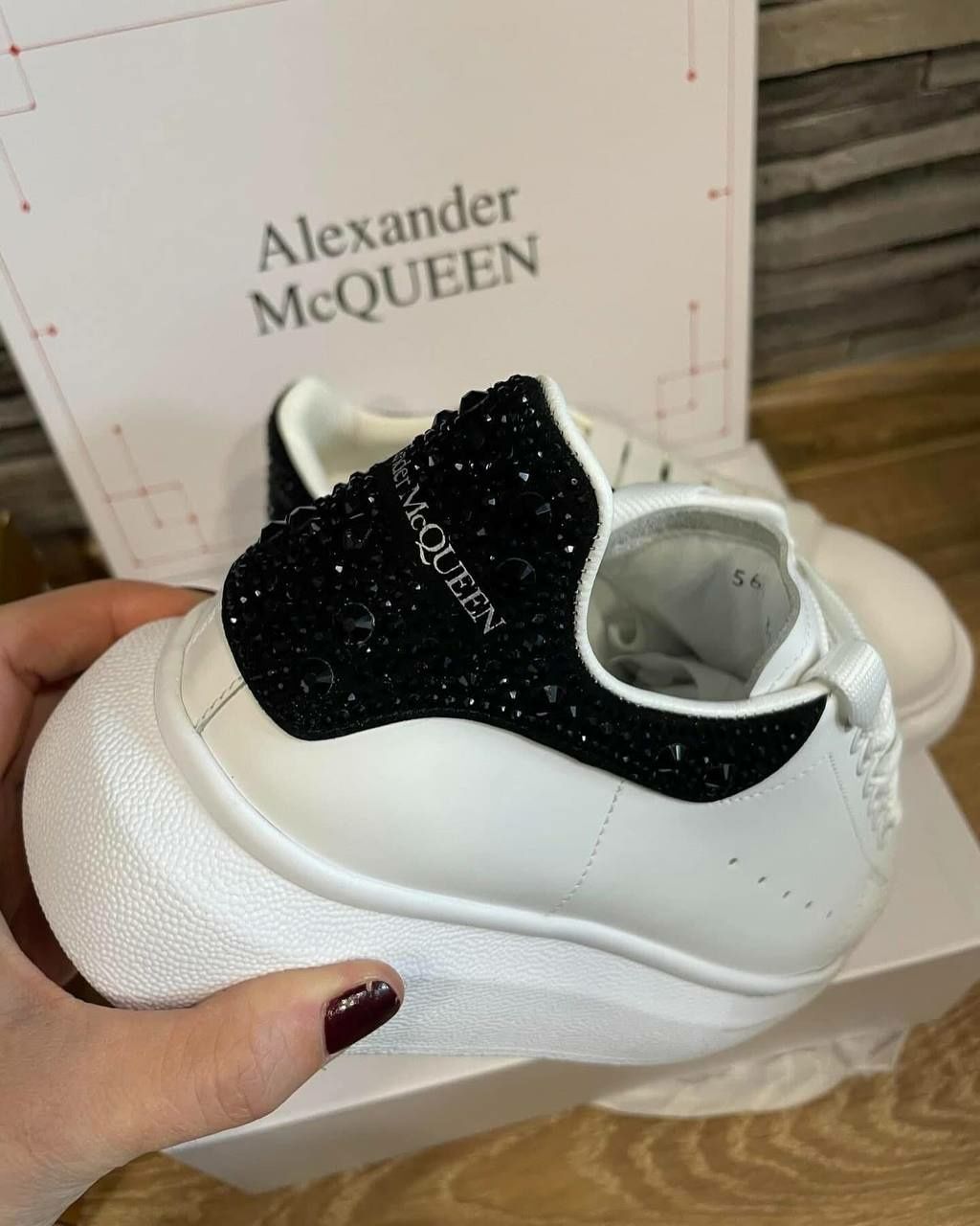 Adidasi MC Queen