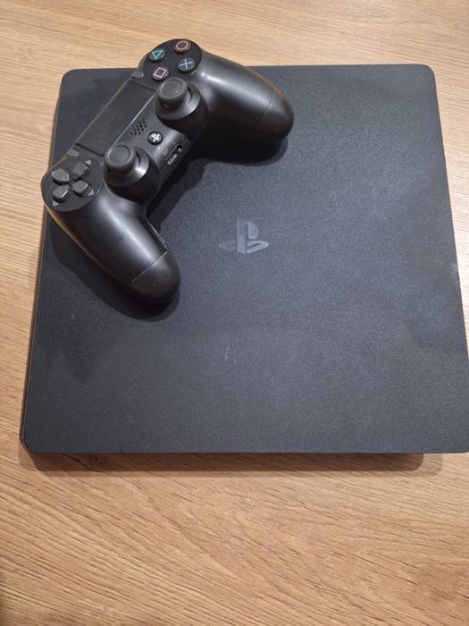 Продам PlayStation 4