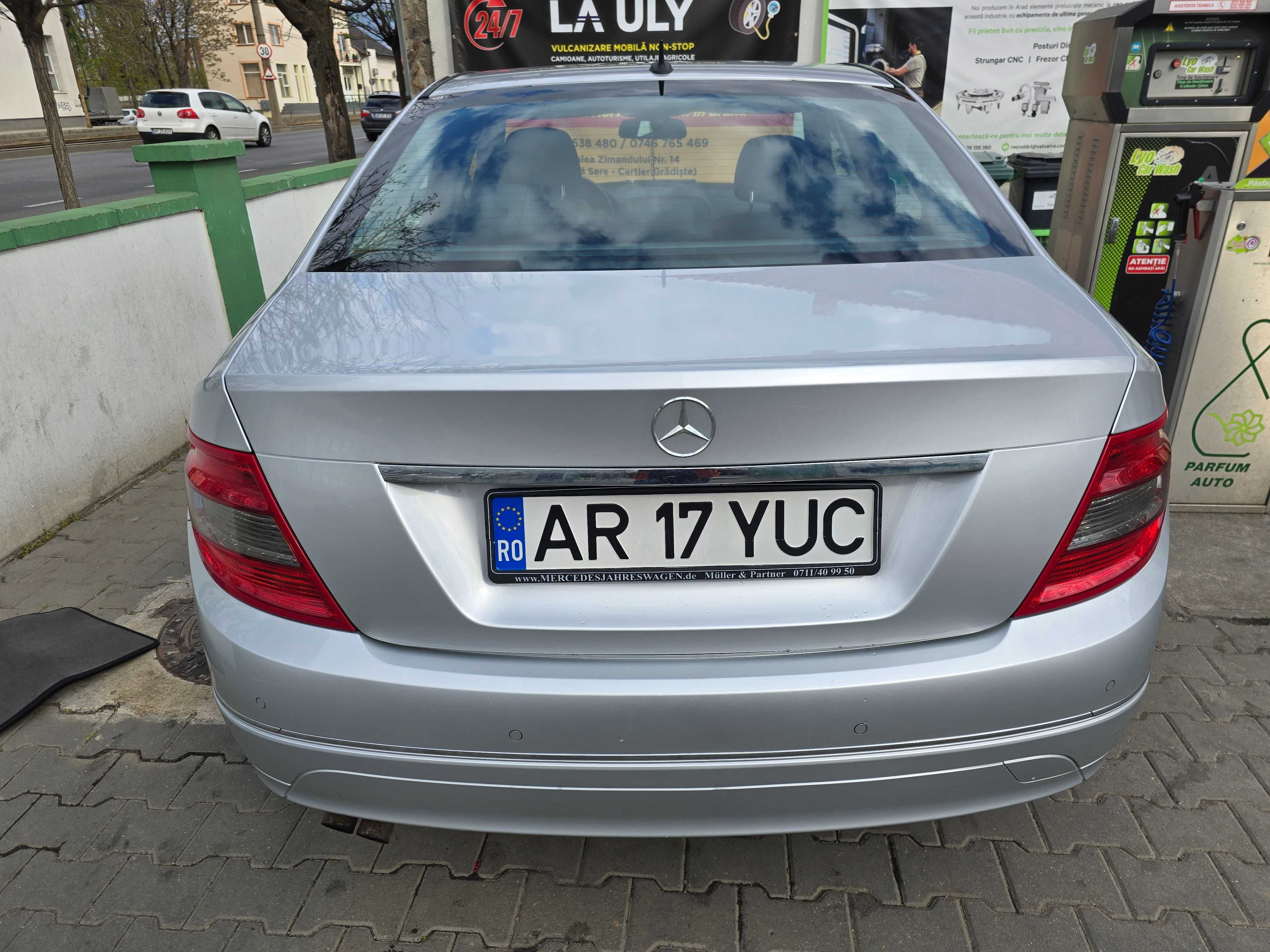 Autoturism MERCEDES C180 W204