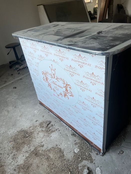 стол-рецепшн для работы