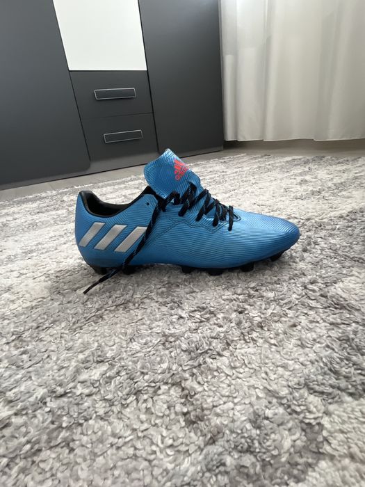 Бутонки adidas !