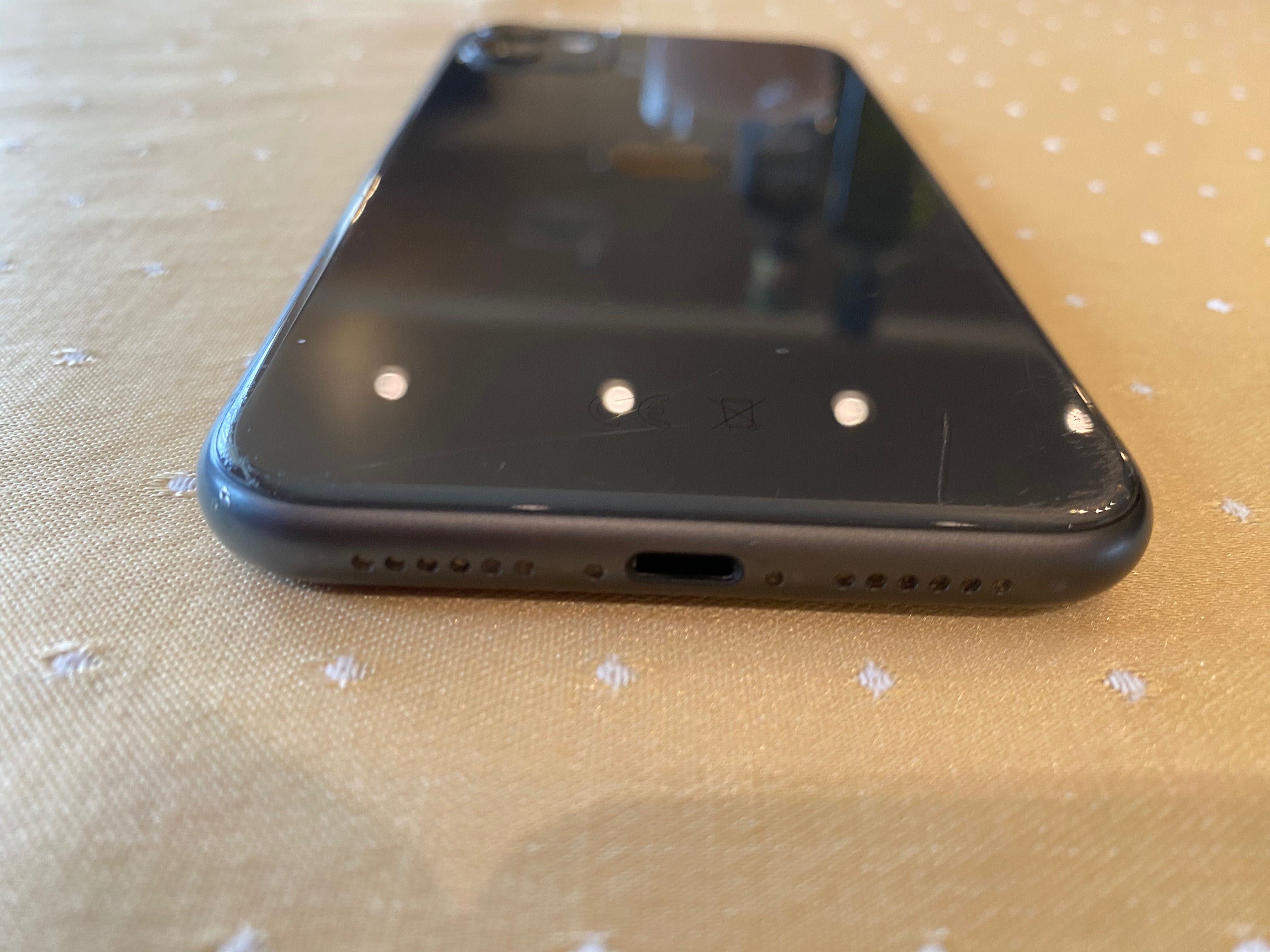 iPhone 11 64GB .