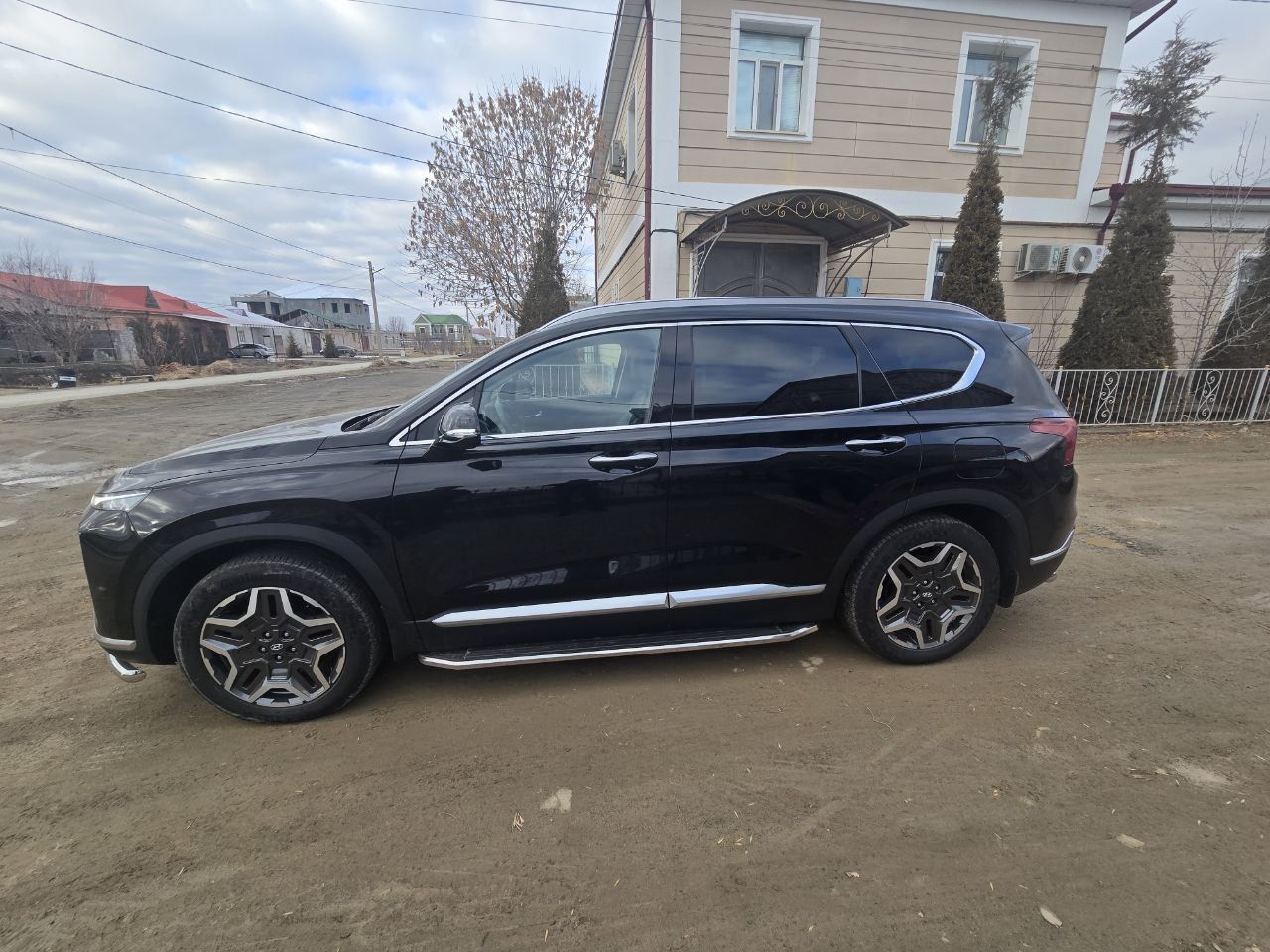 Hyundai Santa Fe satiladi