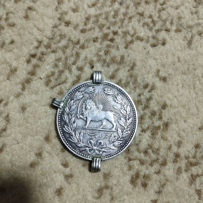 Старинная серебряная монета