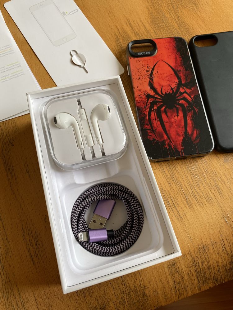 Продавам iPhone se 2020