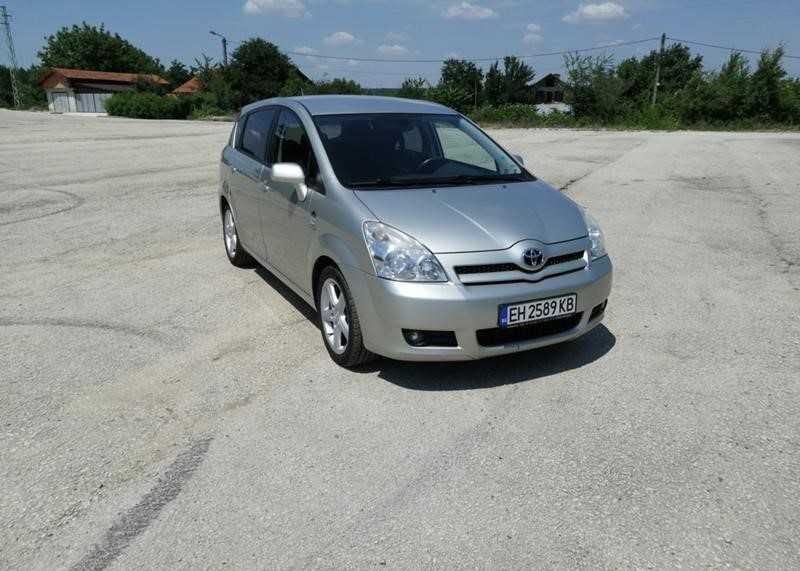 Toyota Corolla Verso 2.2 D-Cat 177hp 7 местна 6 Скорости