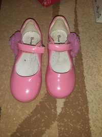 Продаются туфли на девочку