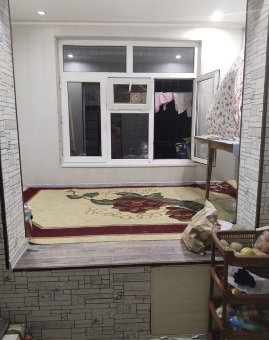 Oybek metro 3 bekat uzoqlikda kvartira bor