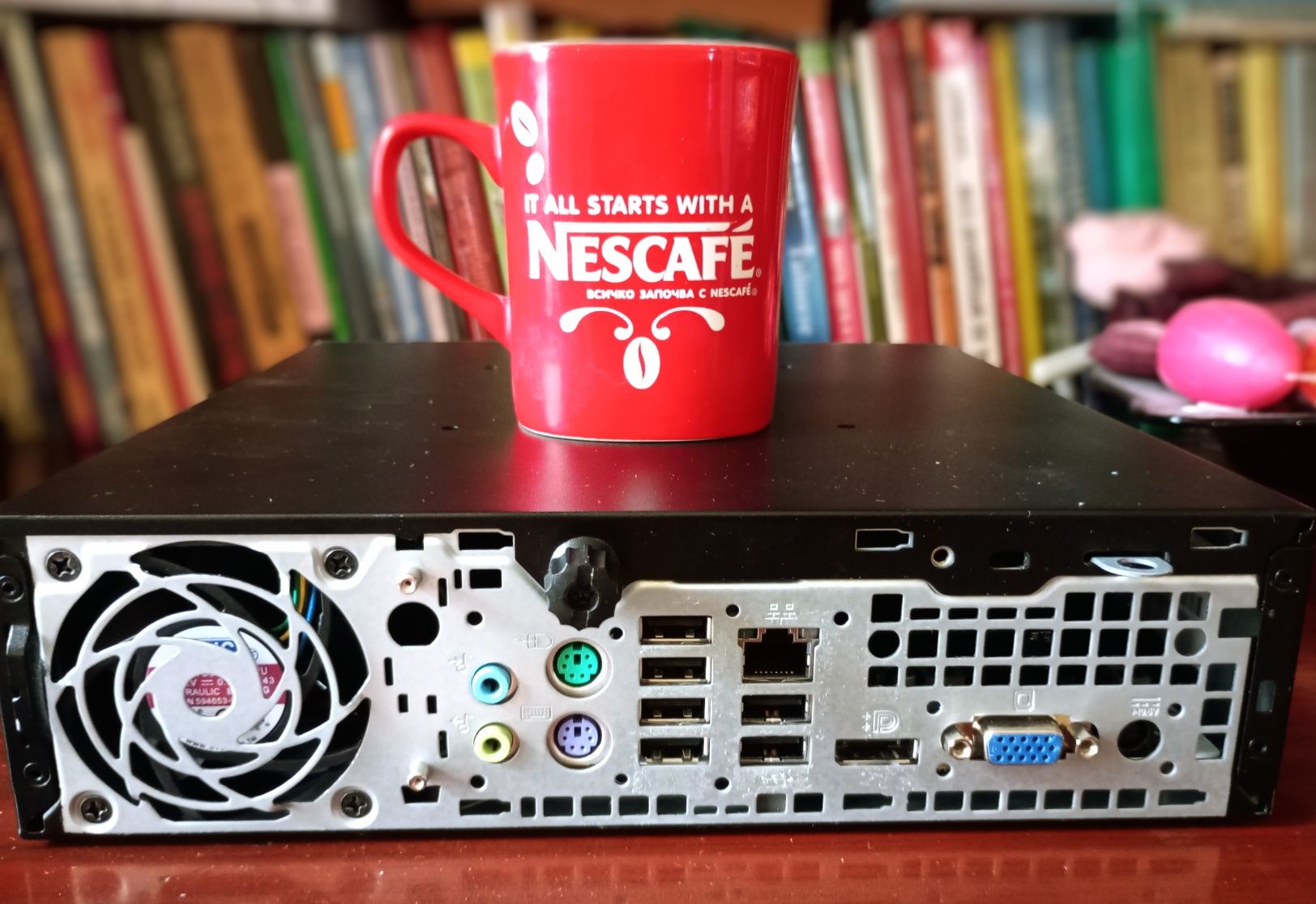 Компютър HP Intel i3-2100 2/4 cores 3.10GHz / 4GB DDR3 / 320GB HDD