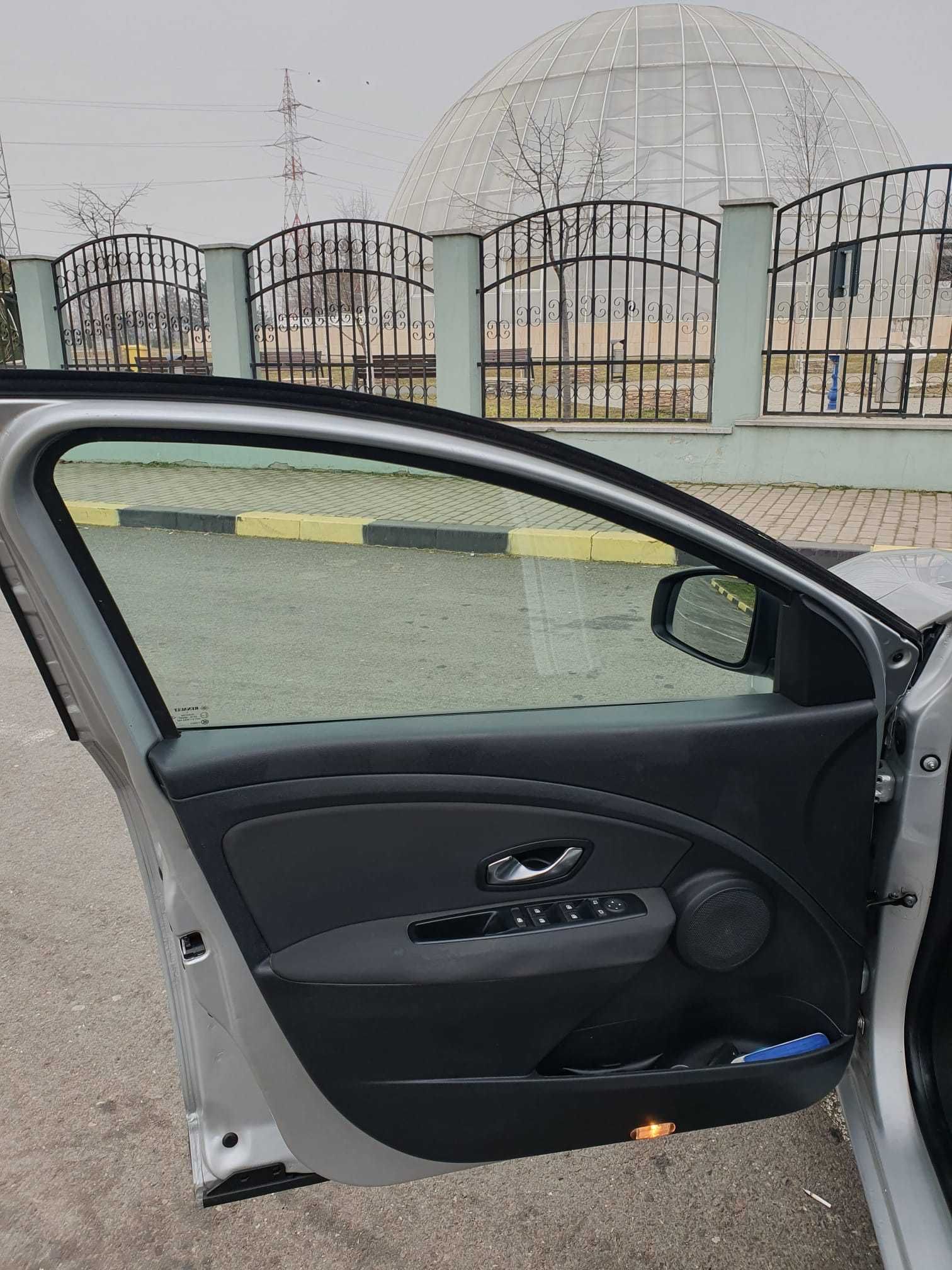 Vand auto Renault Fluence