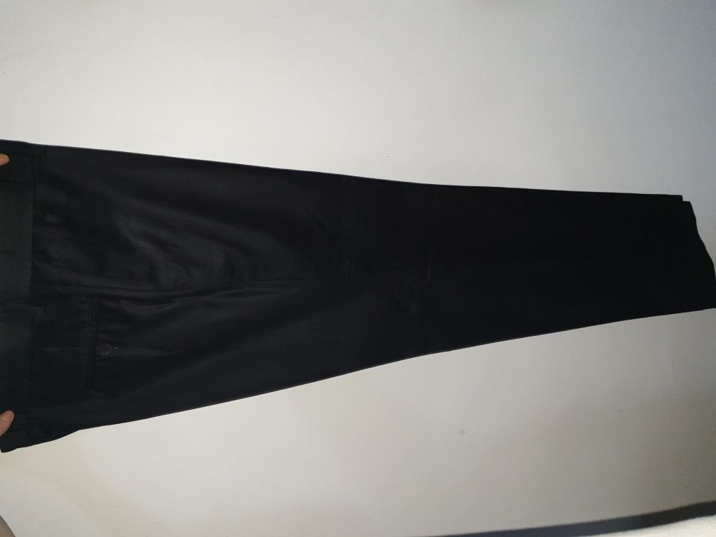 Costum barbat culoare neagra Jean de Sey Paris , mar. 56