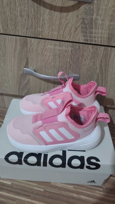 Детски обувки Adidas  26- ти номер 15 см  стелка