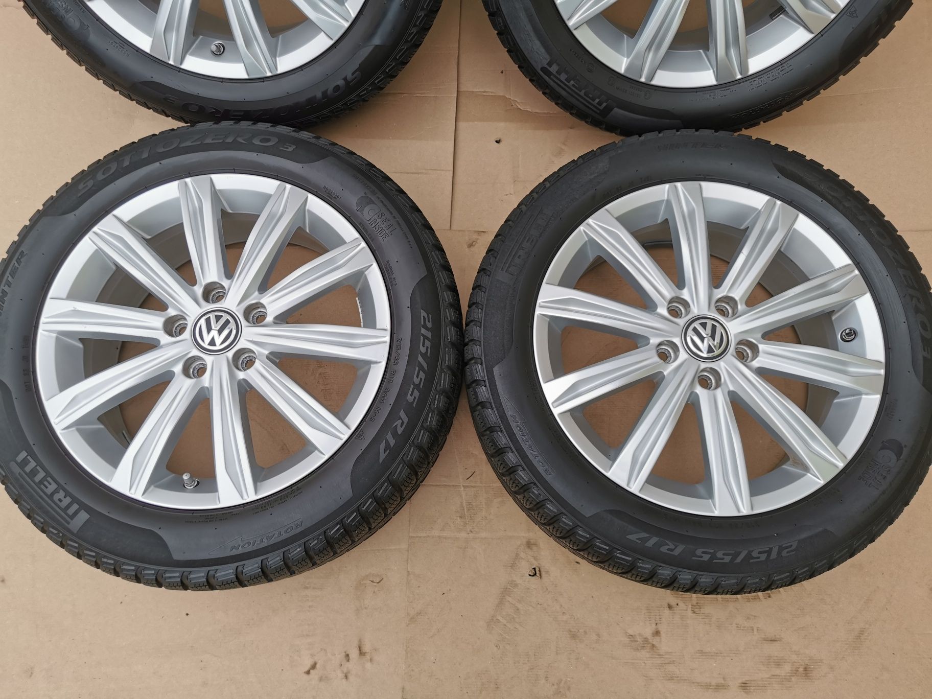 Jante originale VW Touran II anv Pirelli de iarna 215/55R17