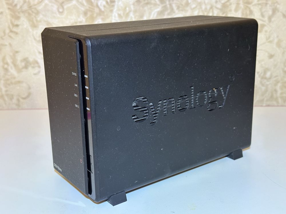 Сетевое хранилище Synology DS218play
