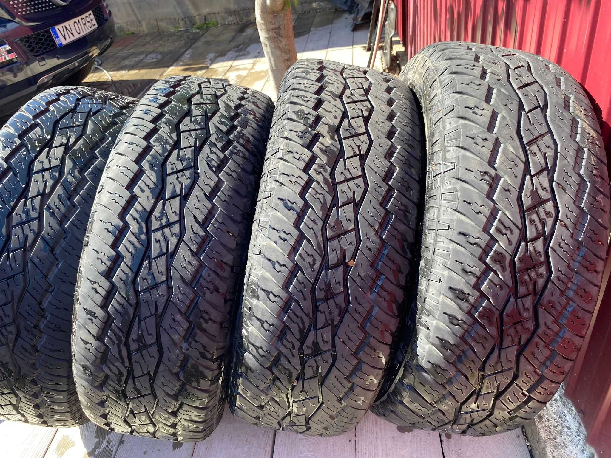 TOYO   A/T  Open Country Plus 275/60 R20