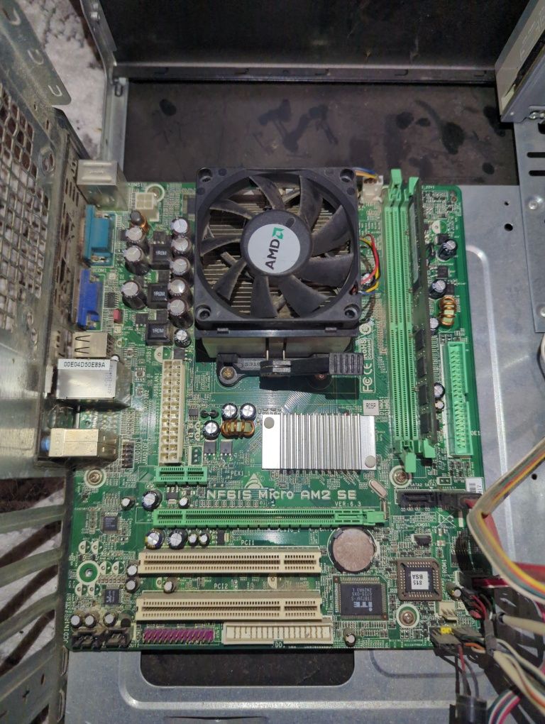 Placa de baza Biostar NF61S Micro AM2 SE + 2GB DDR2