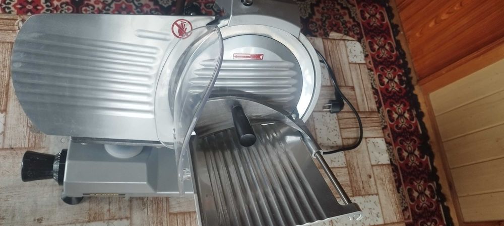 Колбасорезачка,слайсмашина