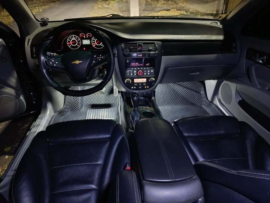 Qora Gentra sotiladi