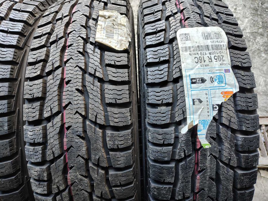 4бр.НОВИ зимни гуми NOKIAN 205/80/16C 110R DOT 1318