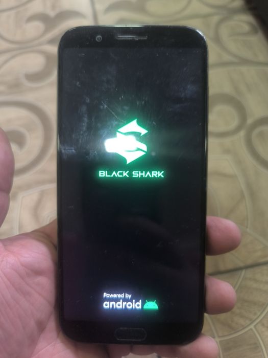 Телефон черная акула