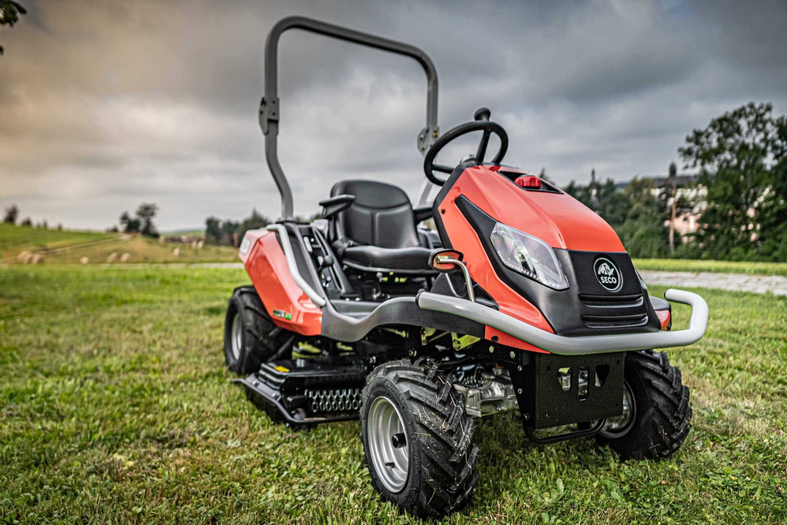 Косачка за трева SECO Goliath 4x4 Kawasaki - 132cm KIT