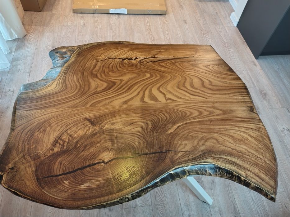 Налична трапезна маса от орех 110/90/76