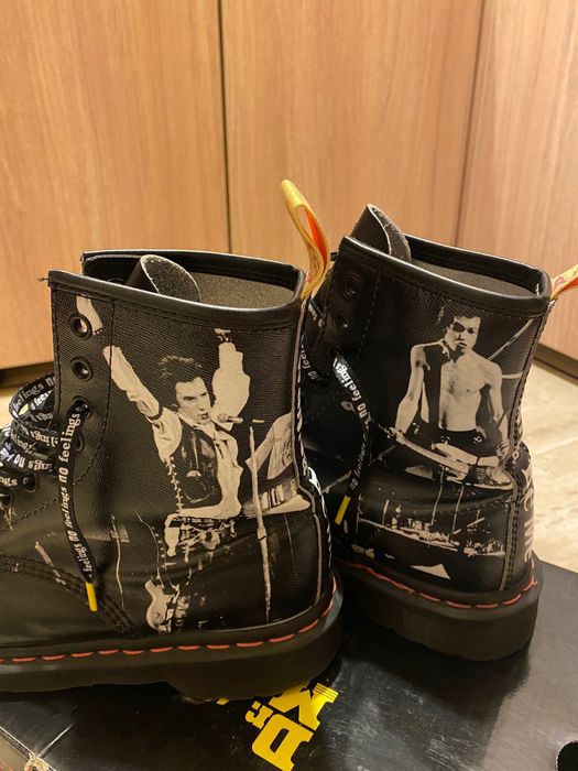Bocanci DR. MARTENS X SEX PISTOLS marimea 38