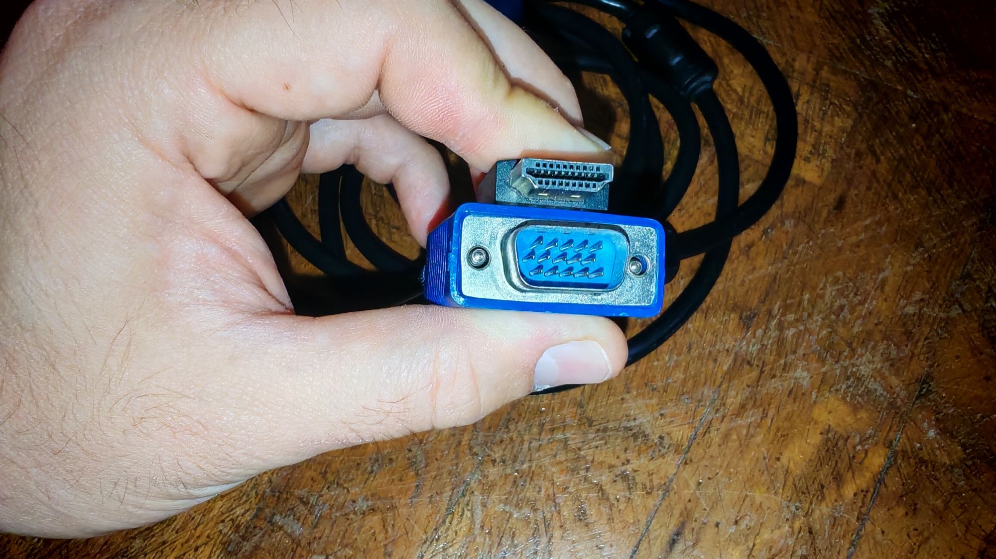 Fujitsu B22W-7 LED в комплект с кабели, клавиатура и мишка