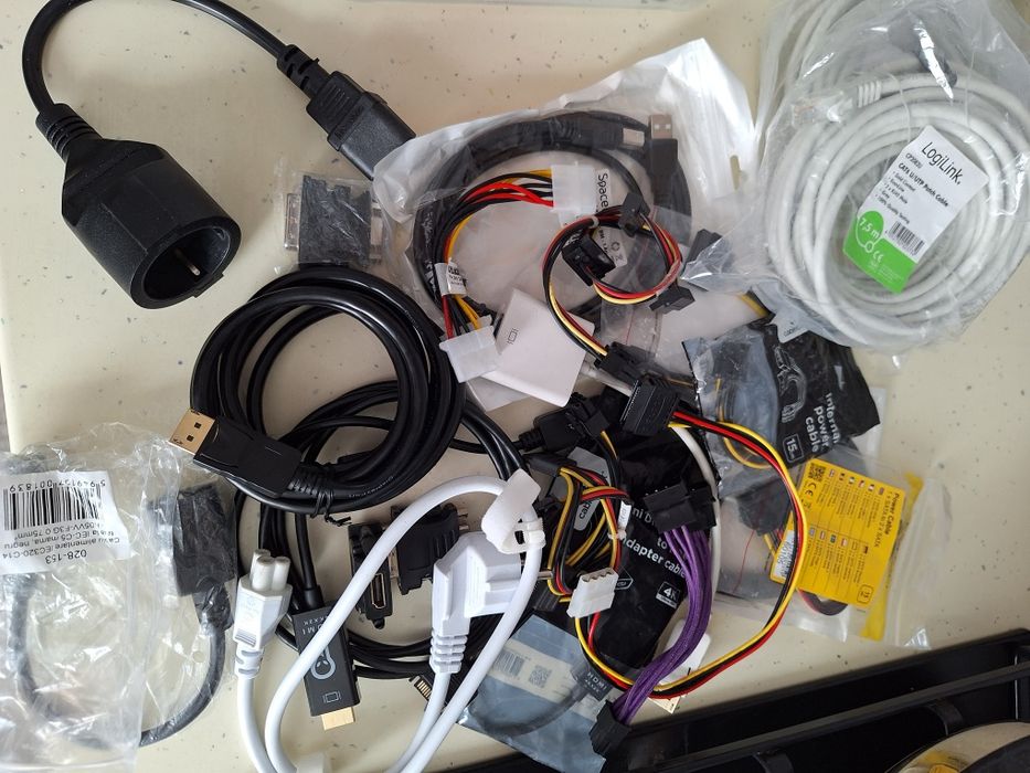 Retilistică adaptoare cabluri ram pc