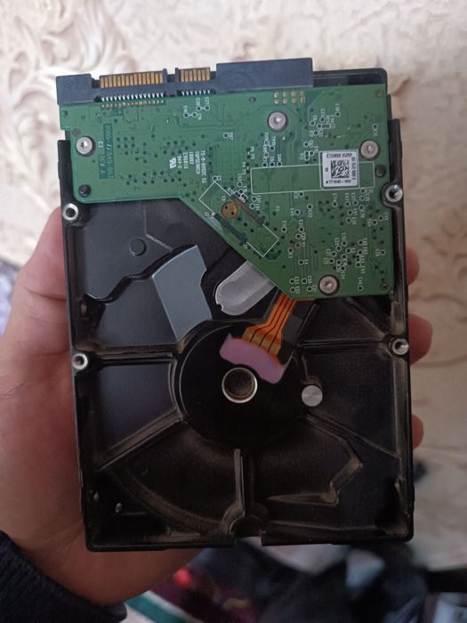 Ҳард жёсткий диск сотилади запчастга