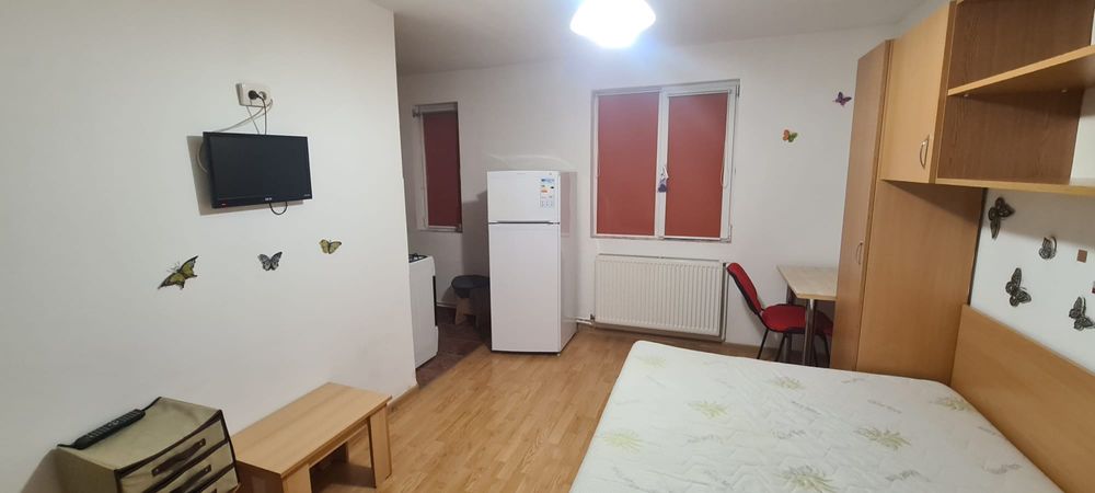 Garsonieră de închiriat, Inel -Baba Novac