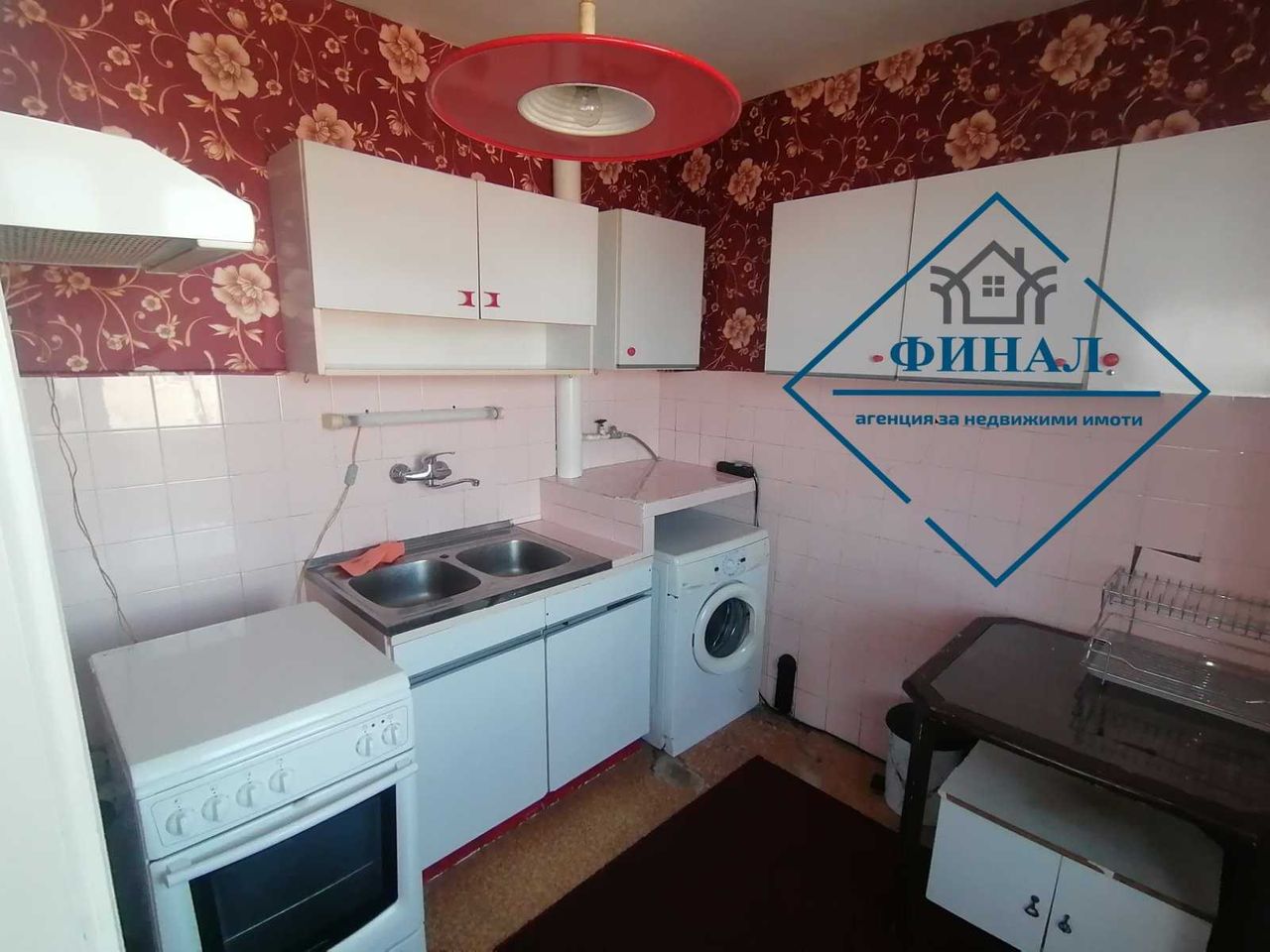 Продава се Четиристаен апартамент в Шумен, Добруджански - 102 кв.м за 900 €/кв.м - Снимка #3