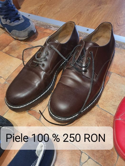 Vand adidasi , pantofi.