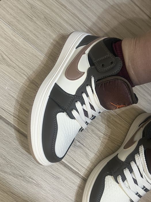 Кроссовки 38 размер утепленый