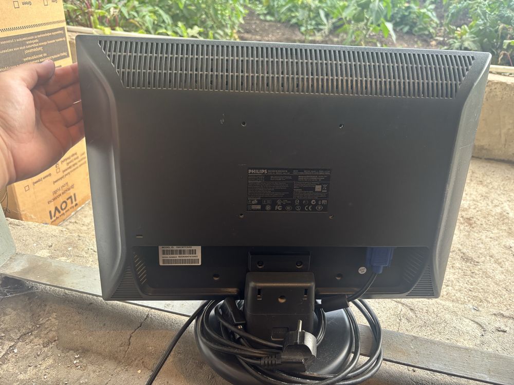 Монитор 19 Philips