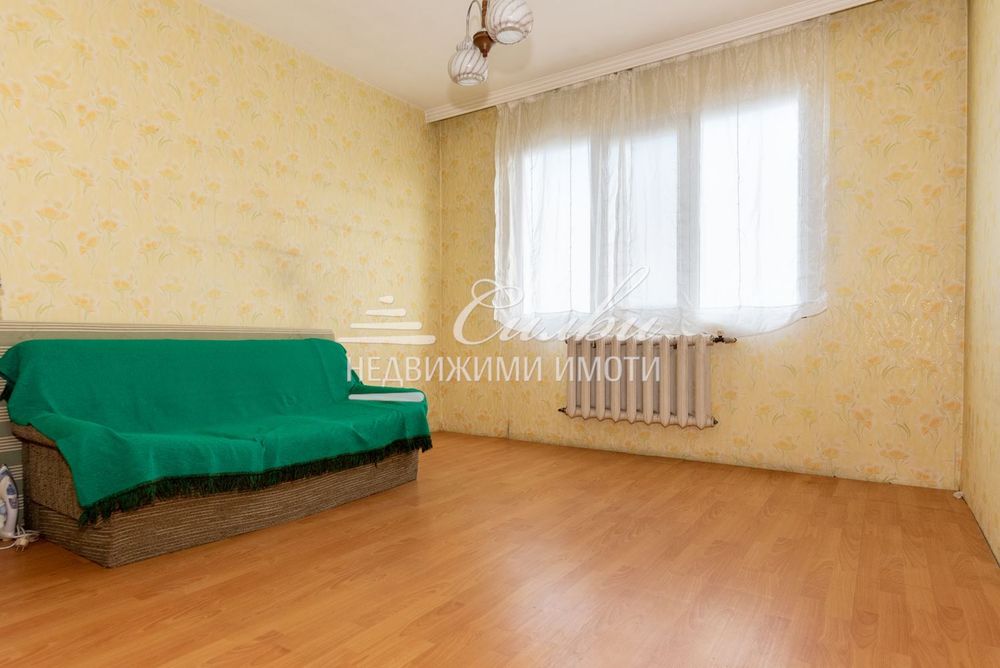 Многостаен СРЕДЕН апартамент – кв.Тракия.