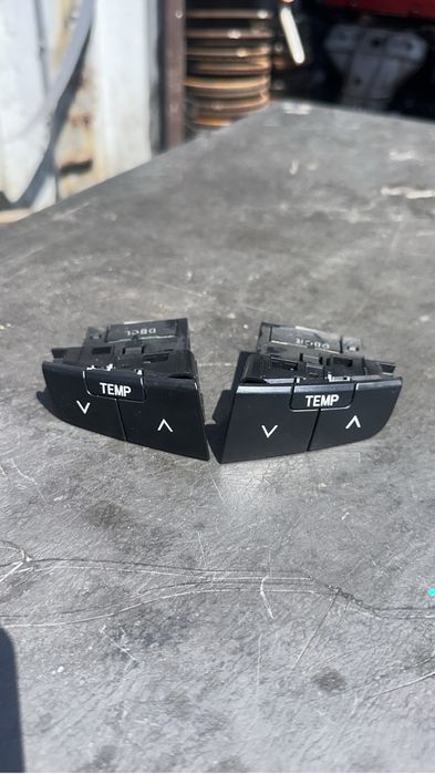 Кнопки температуры на Toyota Land Cruiser 200