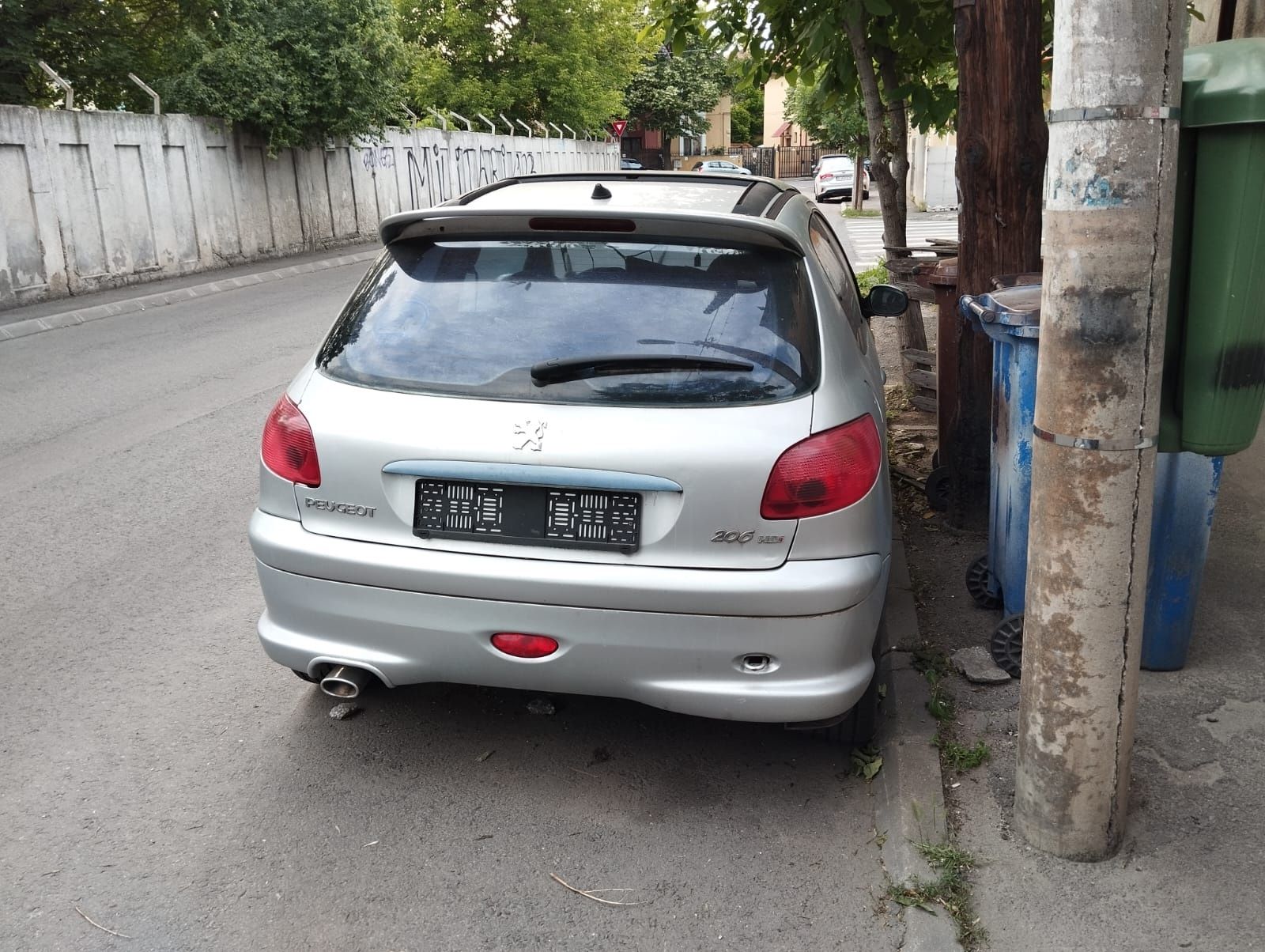 Dezmembrez Peugeot 206  1.6 hdi