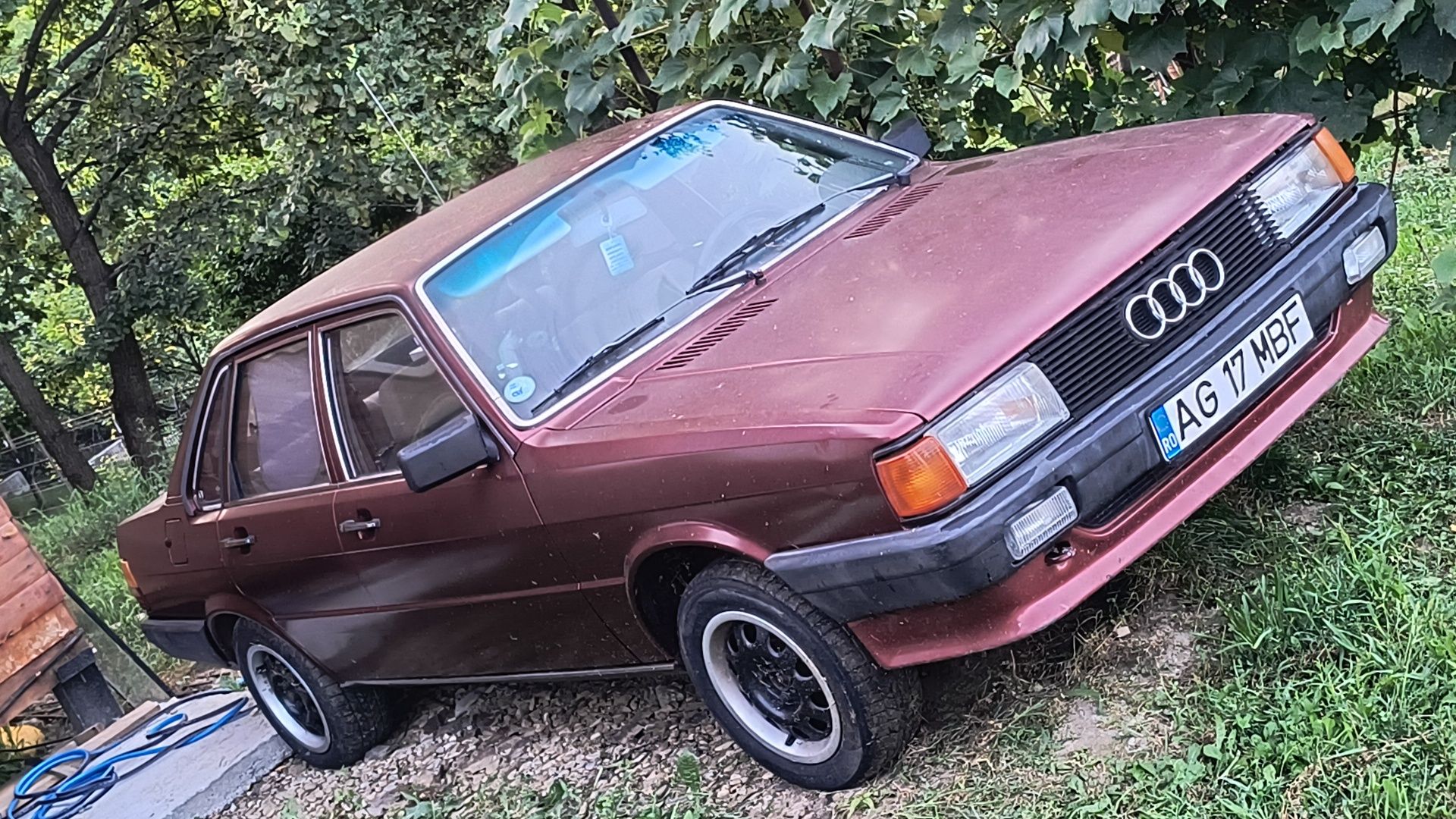 Audi 80 B2,an 1981,stare buna de funcționare,motor și cutie de rezerva