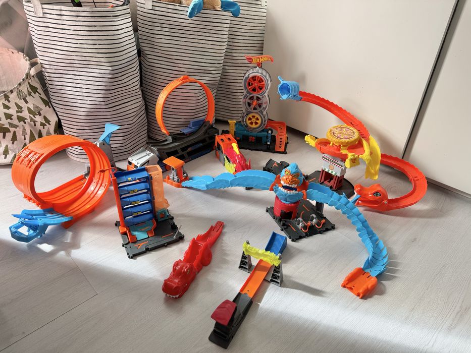 Писти Hot Wheels