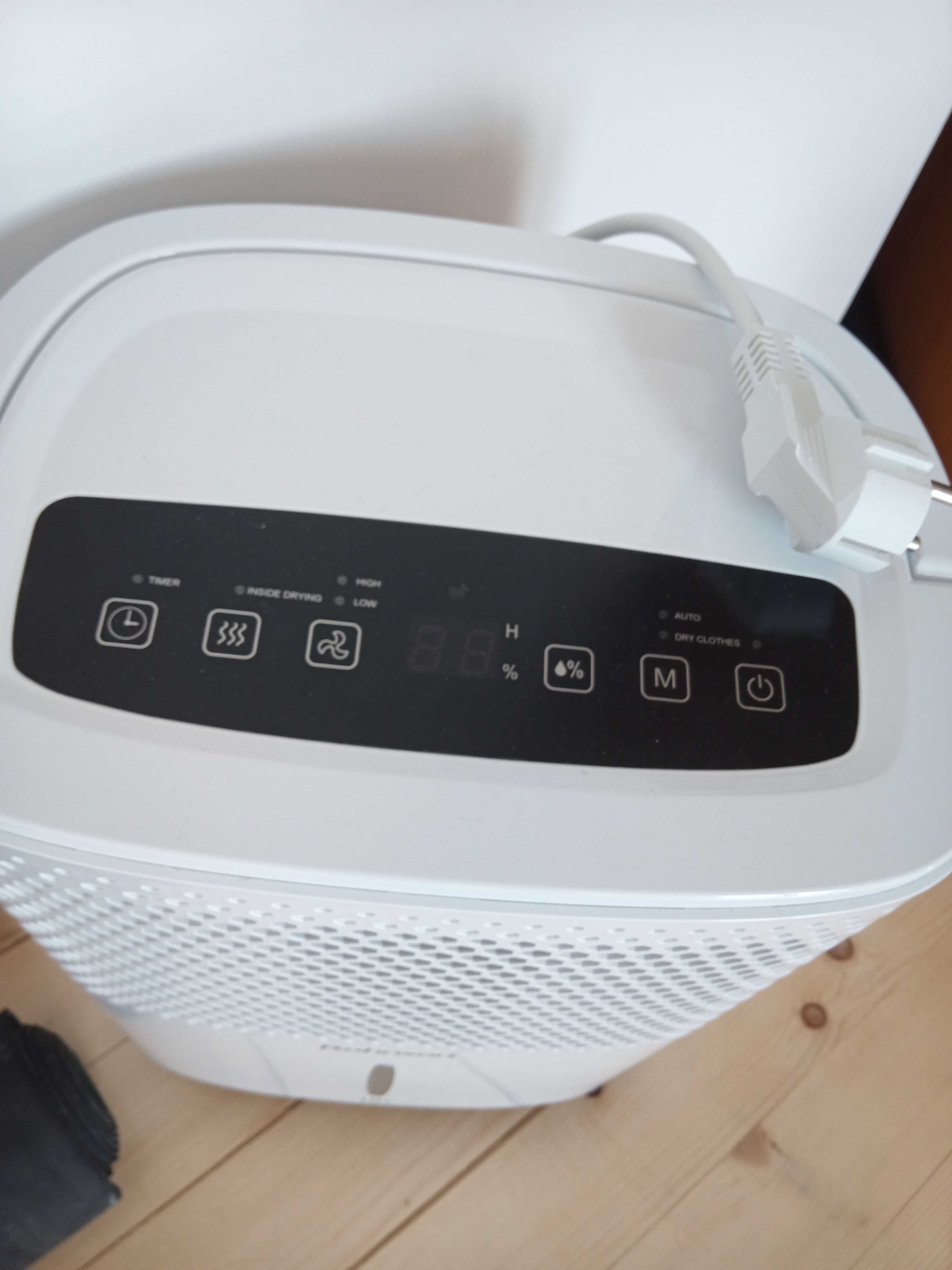Обезвлажител Rohnson R9610, 10 л / 24 ч, Консумация 200 W