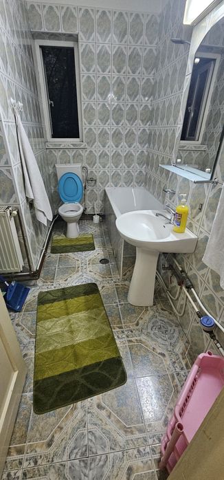 Închiriez apartament 2 camere decomandat