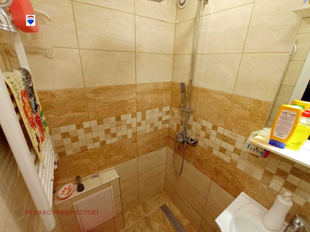 Продава се Тристаен апартамент в Русе, Дружба 2 - 72 кв.м за 1180 €/кв.м - Снимка #12